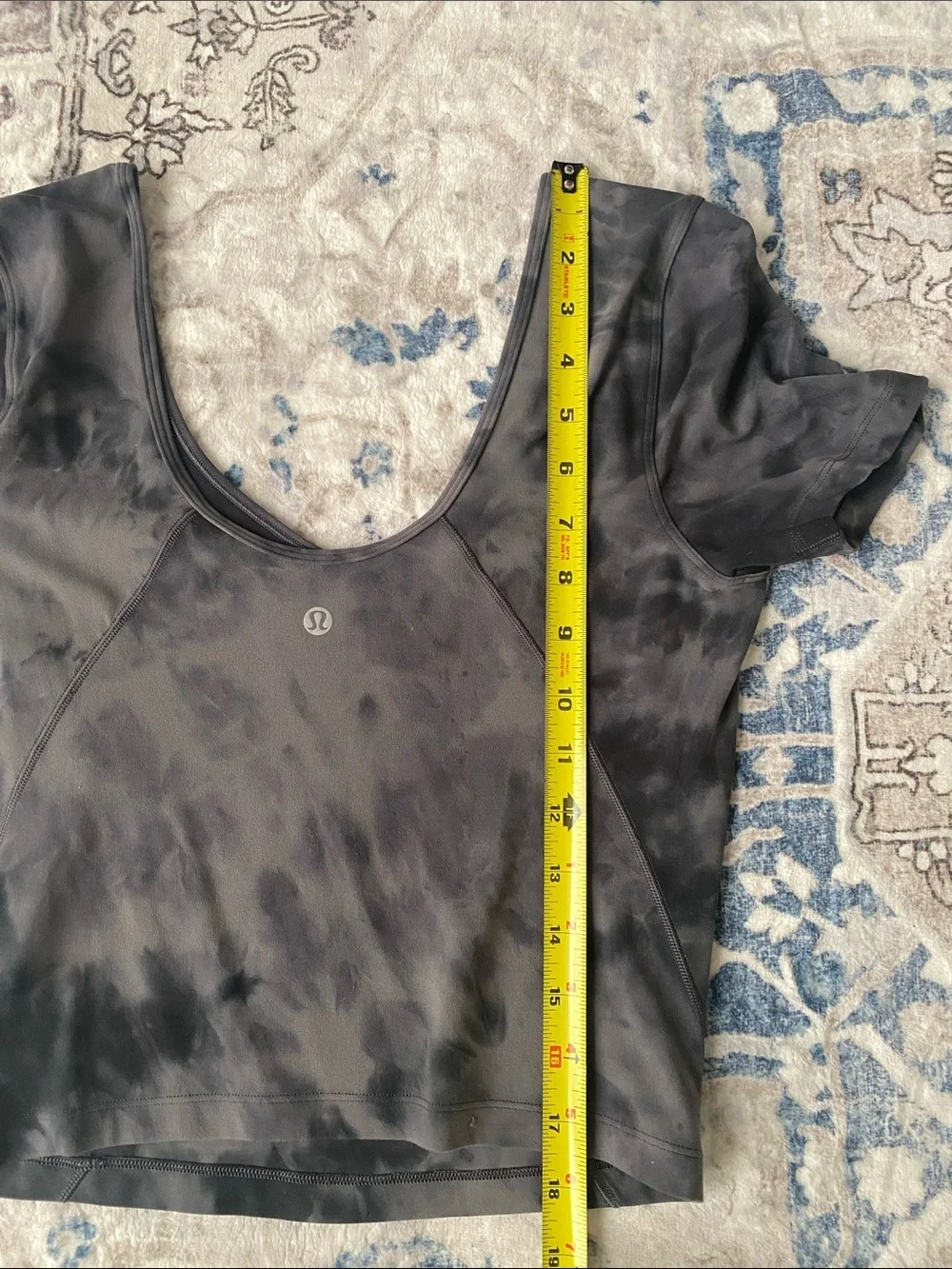 Lululemon Athletica Women's Black Tie-Dye Scoop Crop Top